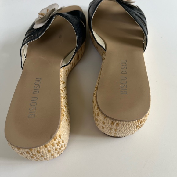 Bisou Bisou Wedge Flower Sandals Sz 8 - Picture 5 of 6